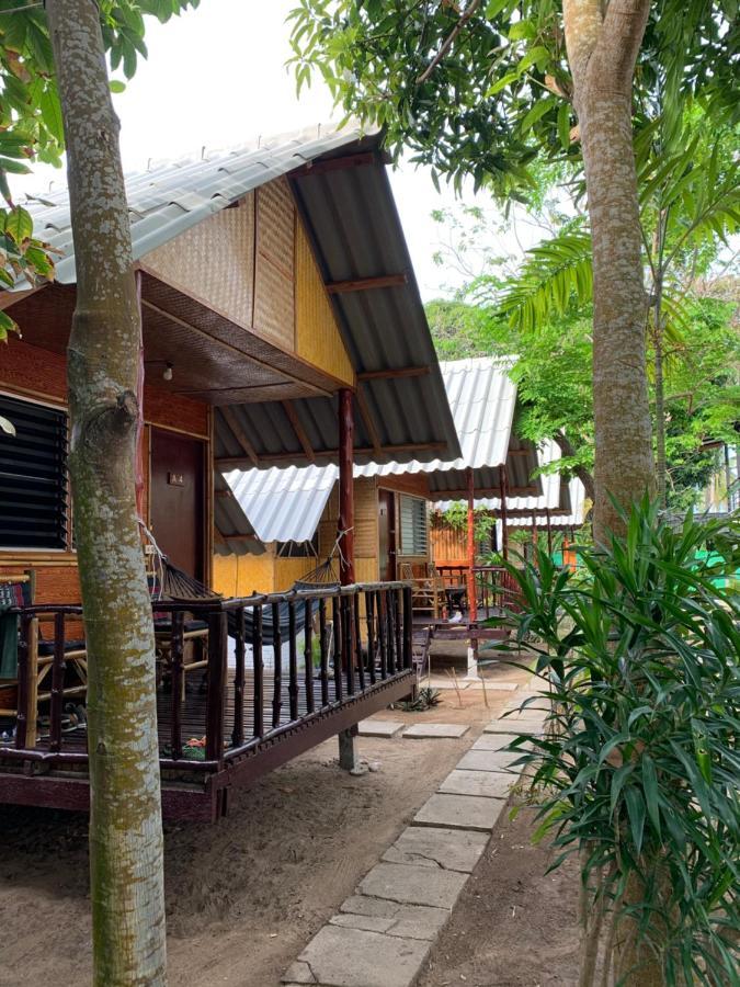 Montra Long Beach Bungalows Ko Lanta Exterior foto