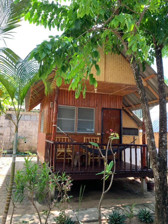 Montra Long Beach Bungalows Ko Lanta Exterior foto